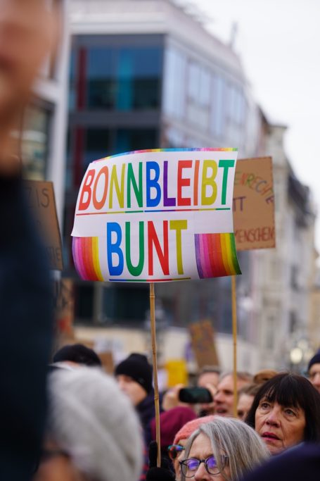 Bonn bleibt bunt Schild